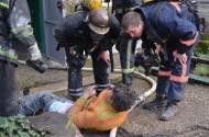 В Севастополе пожарные спасли из горящего подвала двух бездомных