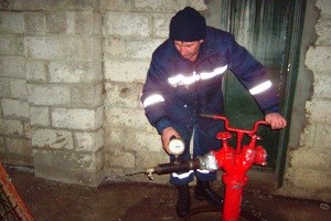 Днепропетровская область: спасатели проверяют противопожарное водоснабжение на опасных объектах