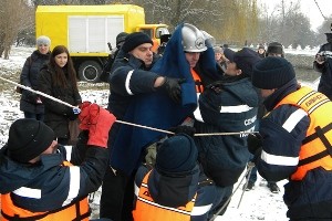 Хмельницкий: пожарные отработали действия по пропуску ледохода и весеннего паводка