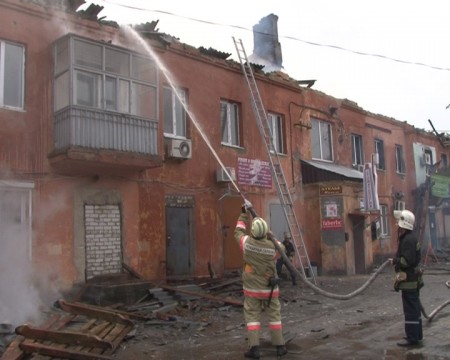 Днепропетровск: ликвидирован пожар в административно-торговом здании