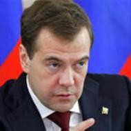 Медведев поддержал проведение севастопольского фестиваля "Война и мир"