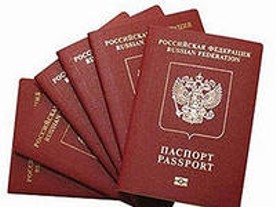 Жителям Севастополя помогают оформлять загранпаспорта