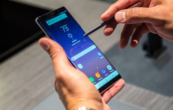 ��������� Samsung �������������� ���������� ���� ����� �����
