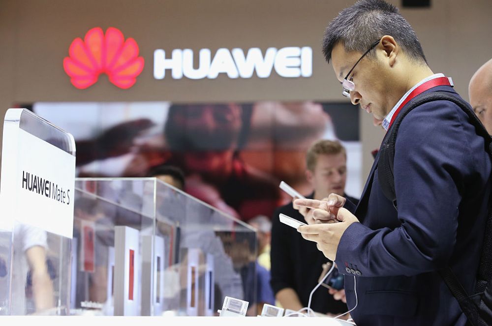 ���-�������� Huawei �������� � ������ �� ���������� � ��������