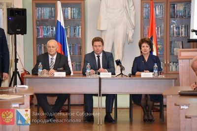 50 лет исполнилось гербу города Севастополя