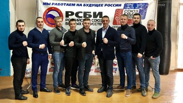 Бойцы ММА в Севастополе
