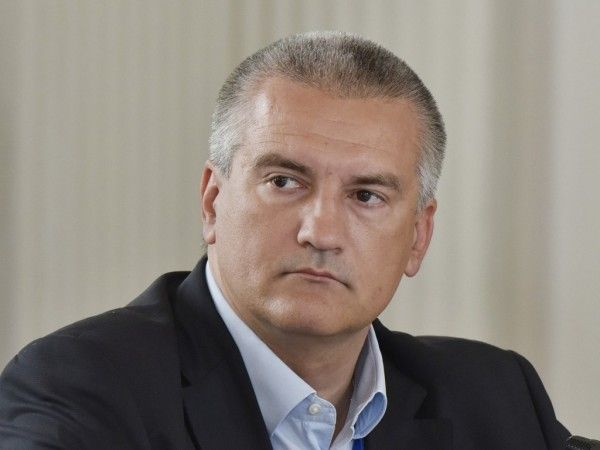 Сергей Аксёнов попытался сломать стереотип о том, что чиновники «жируют»