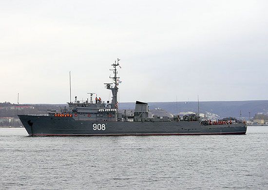 Морской тральщик ЧФ направляется в Средиземное море