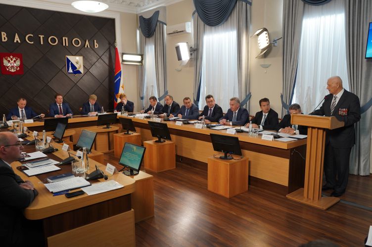 Почти 10 тысяч севастопольских ветеранов получат выплаты по случаю Дня Победы