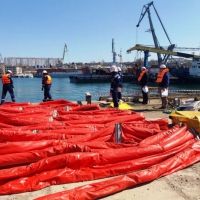 В Севастополе межведомственной комиссией была проверена готовность подразделений частных компаний к выполнению задач по ликвидации розлива нефтепродуктов