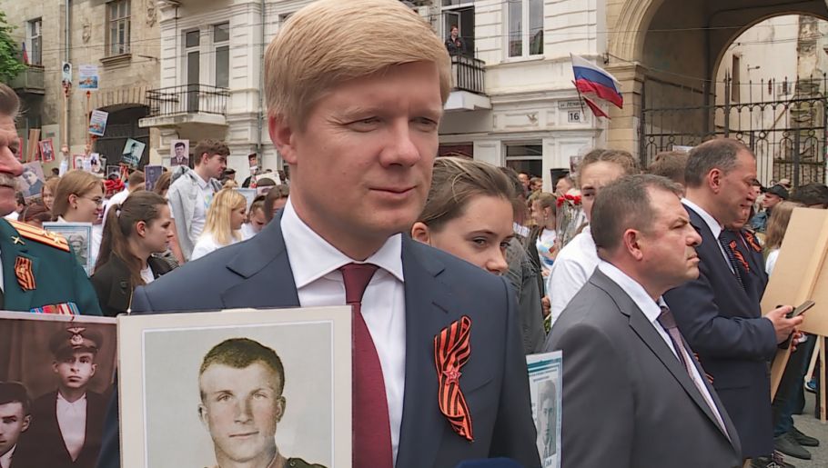 Илья Пономарёв: Поистине народным, близким и родным событием для всех людей стало шествие «Бессмертного полка»