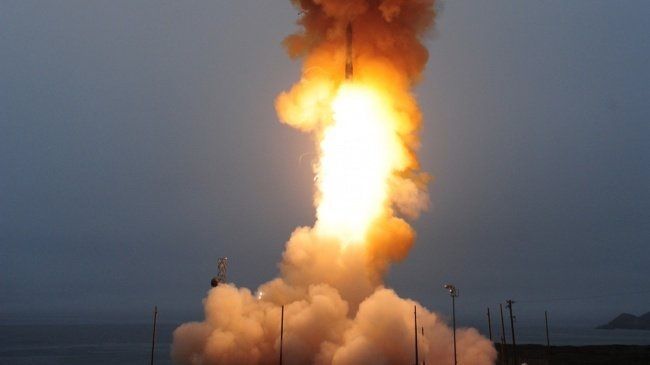 США провели пуск межконтинентальной баллистической ракеты "Минитмен-3"