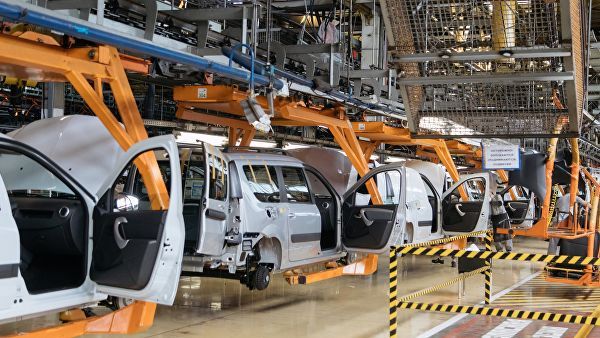 "АвтоВАЗ" в третий раз с начала года повысит цены на автомобили