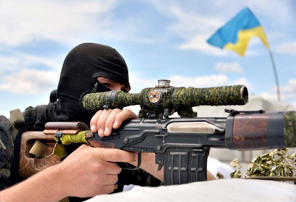 Киев разрешил снайперам ВСУ стрелять по мирным жителям на Донбассе