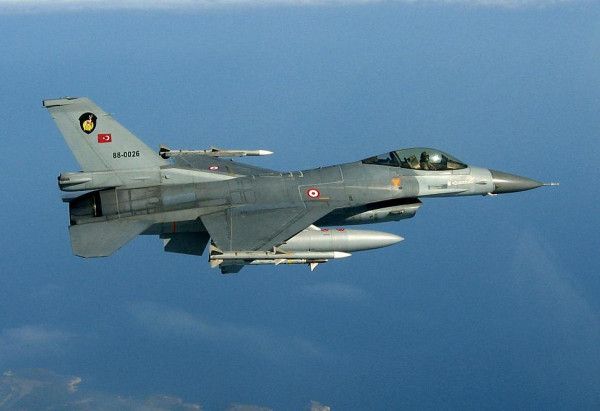 �������� ����������� F-16 ���� ��������� ��������� ��-25