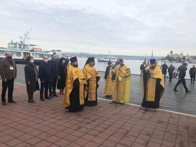 � ����������� ������ �����������, ������������ � 100-����� �������� ������