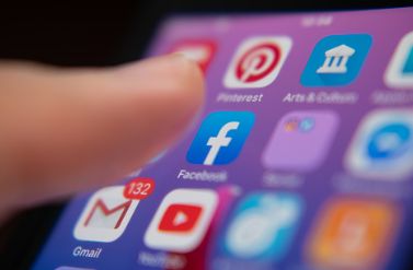 ������������ ������ �� ����� �������������� Tik-Tok, Facebook, Telegram � ���������
