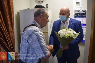 ������ ���������������� ���������� ��������� �������� ����� � 90-������