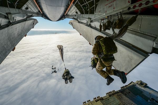 ����� ����� ��������� � ���� ���