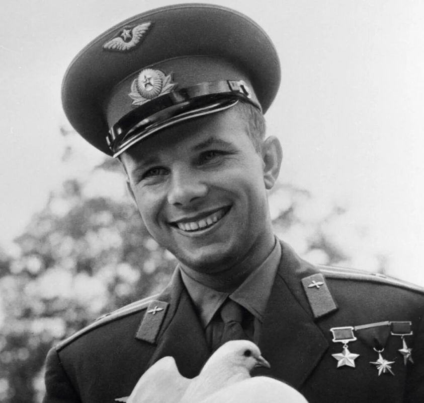 12 ������ 1961 � - ������ ����� �������� � ������