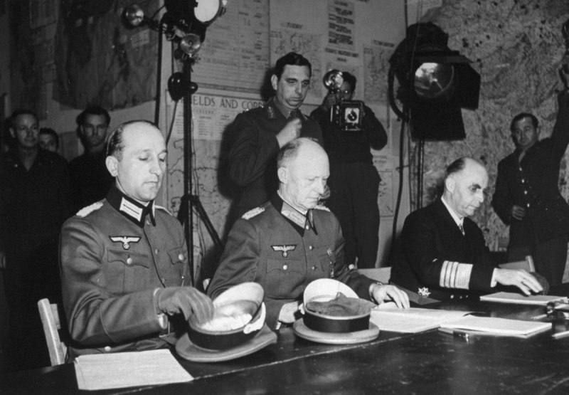 7 ��� 1945 ���� �� ����� ������ ���������� 2 ���