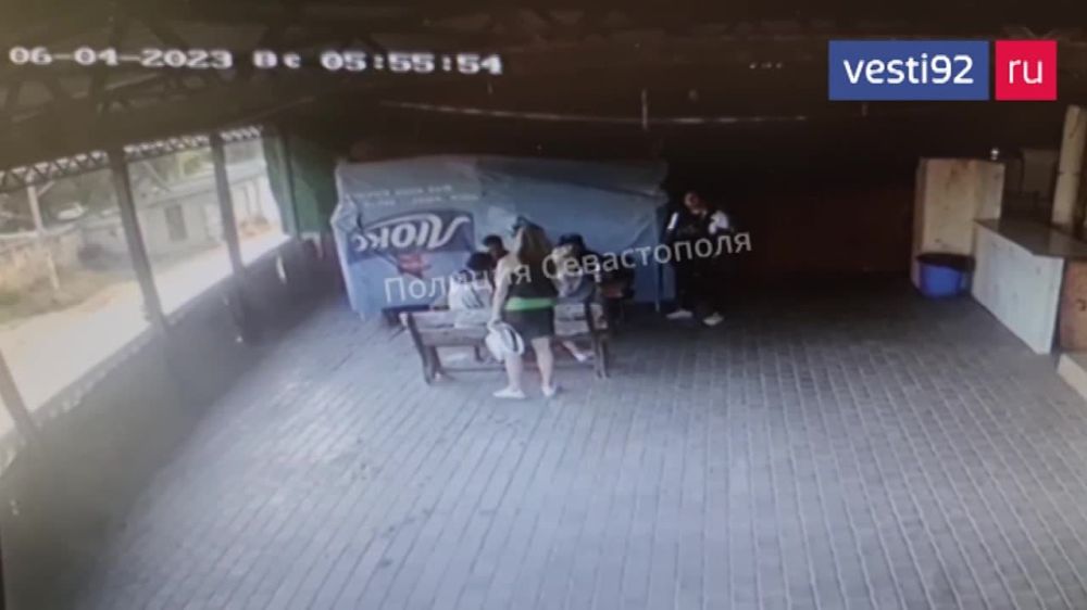 � ����������� �� ����� ������ � �������-��� 45-������ ��������� ������� � ��������, ����������� �� ������ ��������