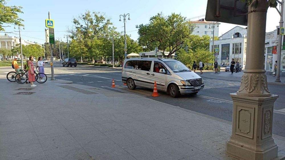 � ����������� Mercedes ���� ���������