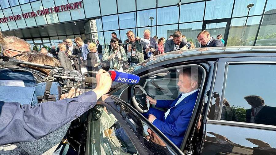 ������� ��������, ������ ����� Lada Aura �� �������� � �����