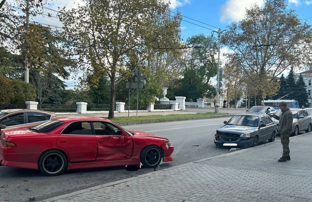 ���� 9 ������ �� ����� ������ � ����������� ��������� ��� � �������� ��� �������� - Toyota Mark II, Chevrolet Lacetti � Hyundai Accent