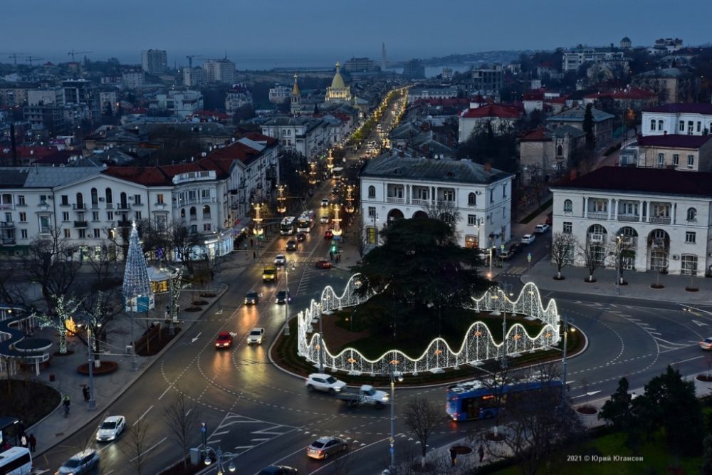������� ������ �� 8 �������: � ����������� � ����� ����� ��������� ��������� �����