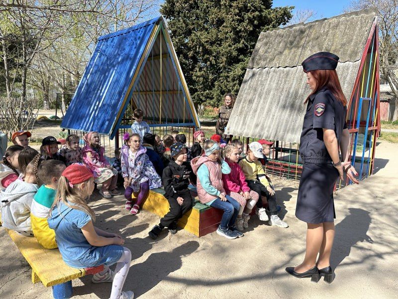 Госавтоинспекция Севастополя совместно с «Лабораторией безопасности ...