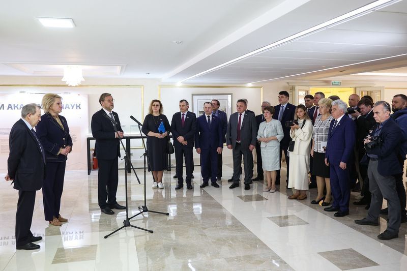 ��������� ���������: ������� ����� ��������� ���������� � ������ ��������� �������� ������������ � ���������, ����������� 300-����� ���������� �������� ����