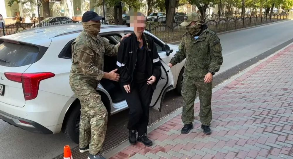 ФСБ: в государственной измене обвиняется жительница Ялты