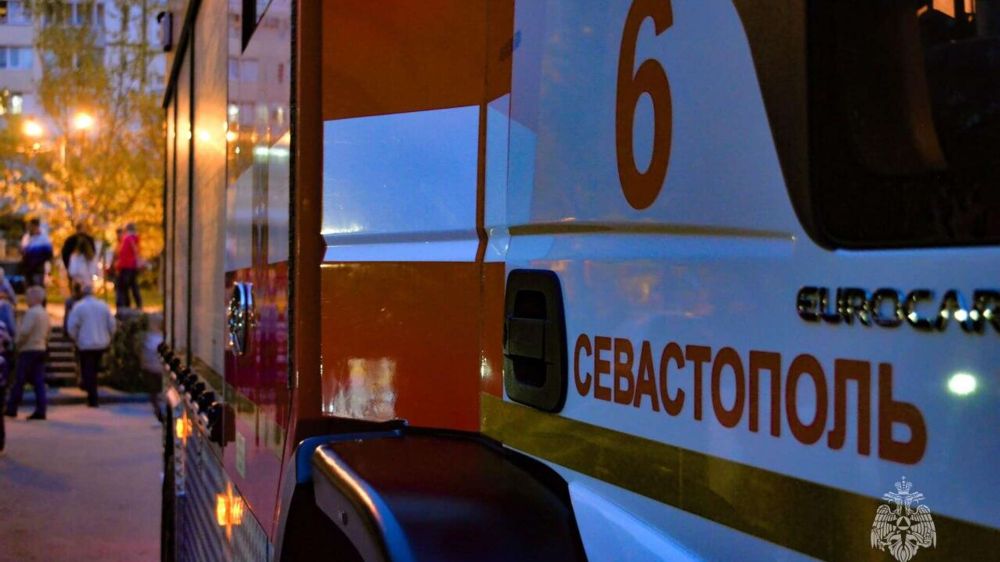 На пожаре в Севастополе пострадала женщина и эвакуировали 37 человек