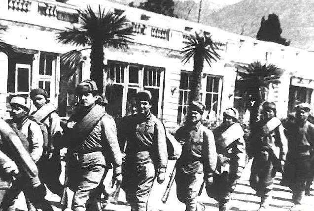 Владимир Константинов: 15 апреля 1944 года солдаты Красной Армии при поддержке партизан освободили Алушту и двинулись в сторону Ялты, которую фашисты, спасаясь бегством, попросту бросили, заминировав при этом все, что можно