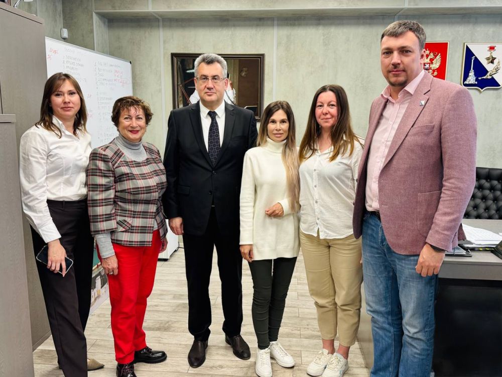 Николай Приставка: © Сегодня состоялась вторая встреча с представителями ТСН СТ «Корабел», «Ягодка» и «Авиатор-Плюс» по вопросу водоснабжения в балке Бермана