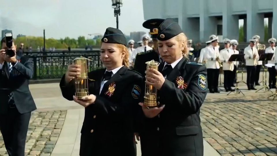 ������ ������� ��������� � ��������� ���� � ������ � 12 ������� ������