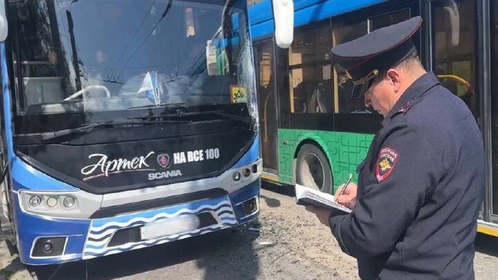 Восемь детей в больнице: в Севастополе автобус «Артека» попал в ДТП