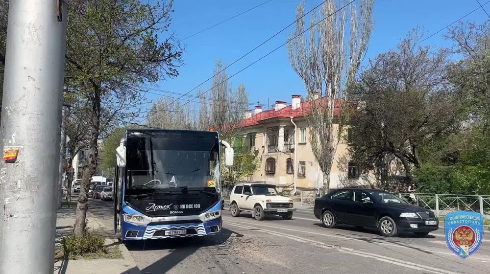 Восемь детей госпитализированы после ДТП с автобусом в Севастополе