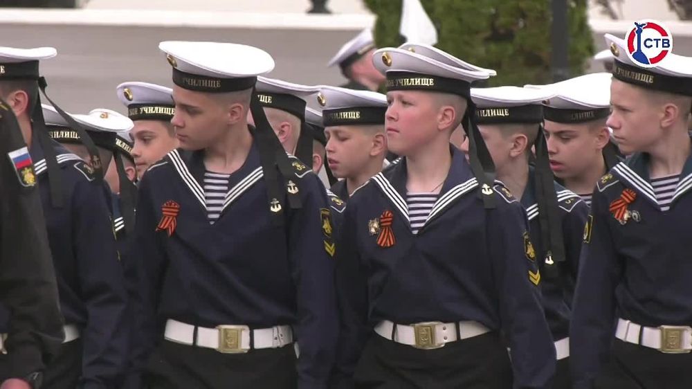 Нахимовцы Севастополя почтили память героев Великой Отечественной войны