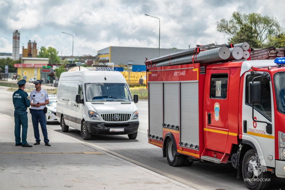 Пропусти спецтранспорт! В рамках операции «Маячок» в Севастополе МЧС России и ГИБДД провели совместный рейд