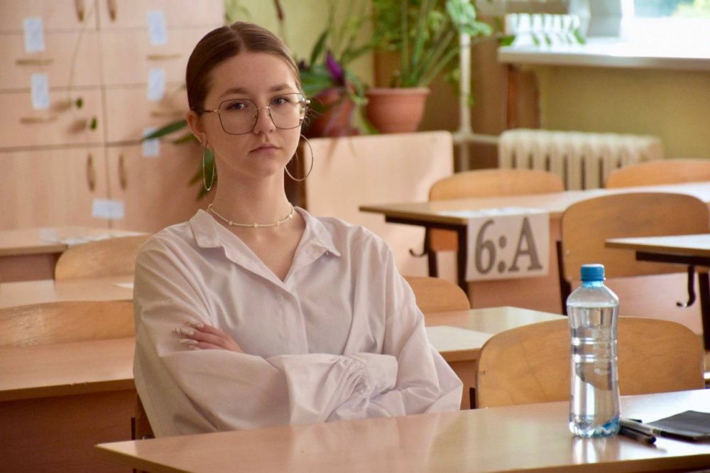 Выпускники 11 классов сдали первый ЕГЭ