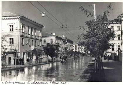    1952 