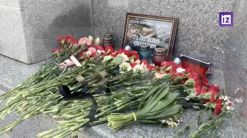 Создан мемориал в память о жертвах обрушения моста в Брянской области