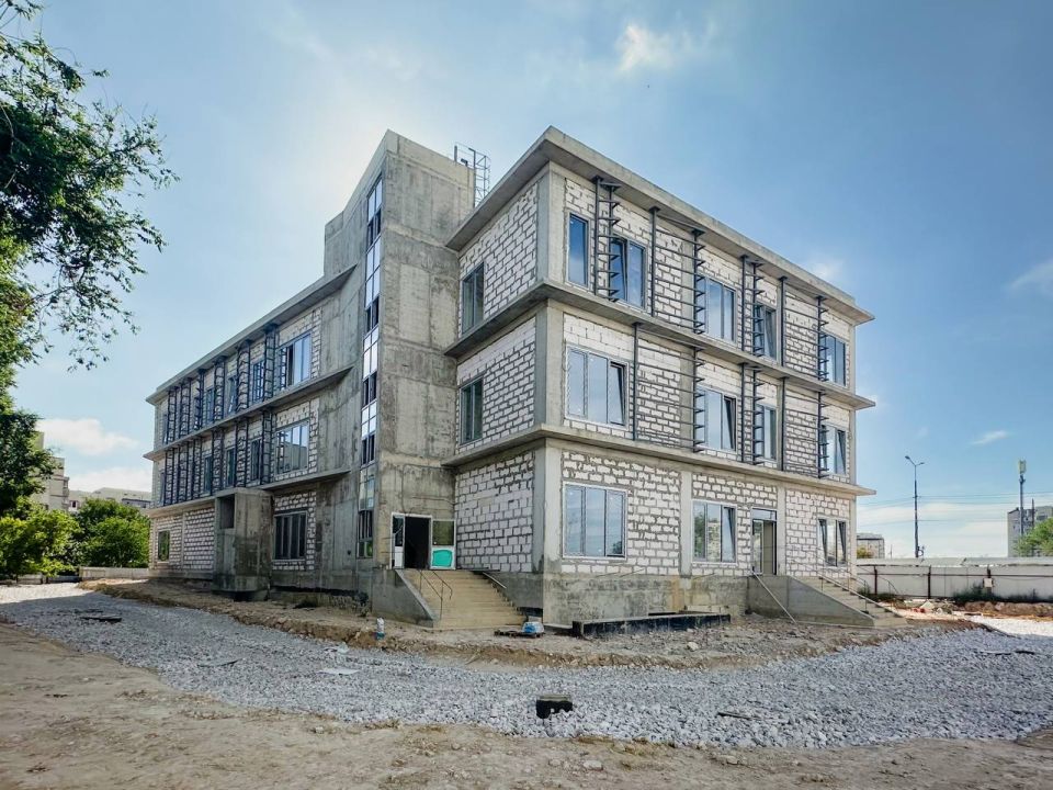 В Гагаринском районе продолжается строительство поликлиники на 400 посещений в смену