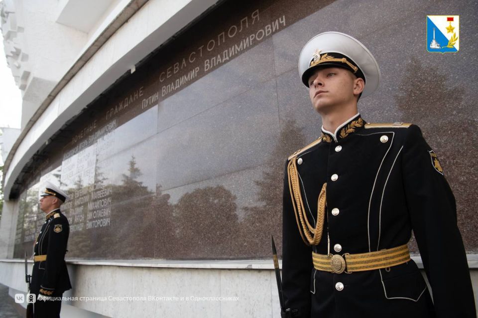 Рота почетного караула и военный оркестр