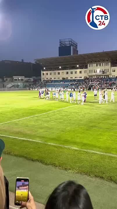 !.     2:1    