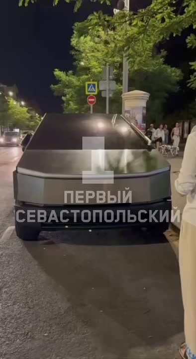 Tesla Cybertruck   