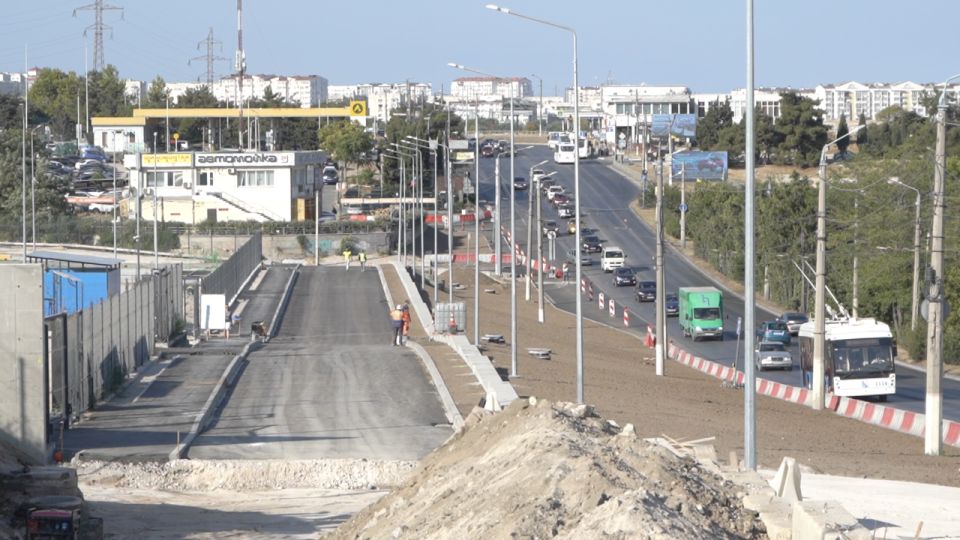 Дорогу-дублёр на ул. Вакуленчука готовят к открытию