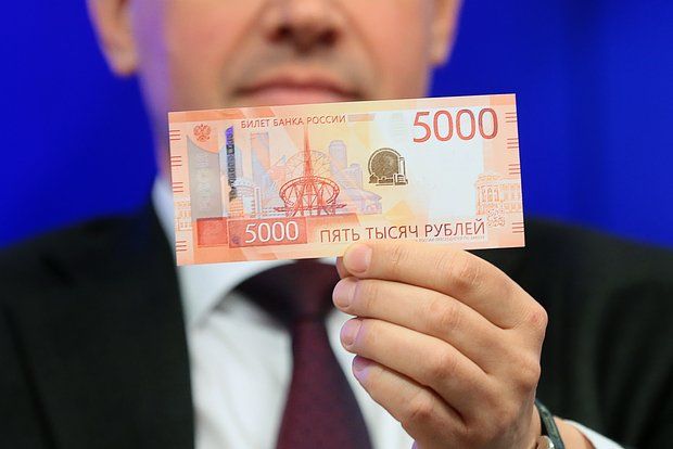 Жители Севастополя до 18 лет получат 5000 рублей для подготовки к учебному году